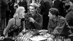 Thị Trấn Vàng Đen